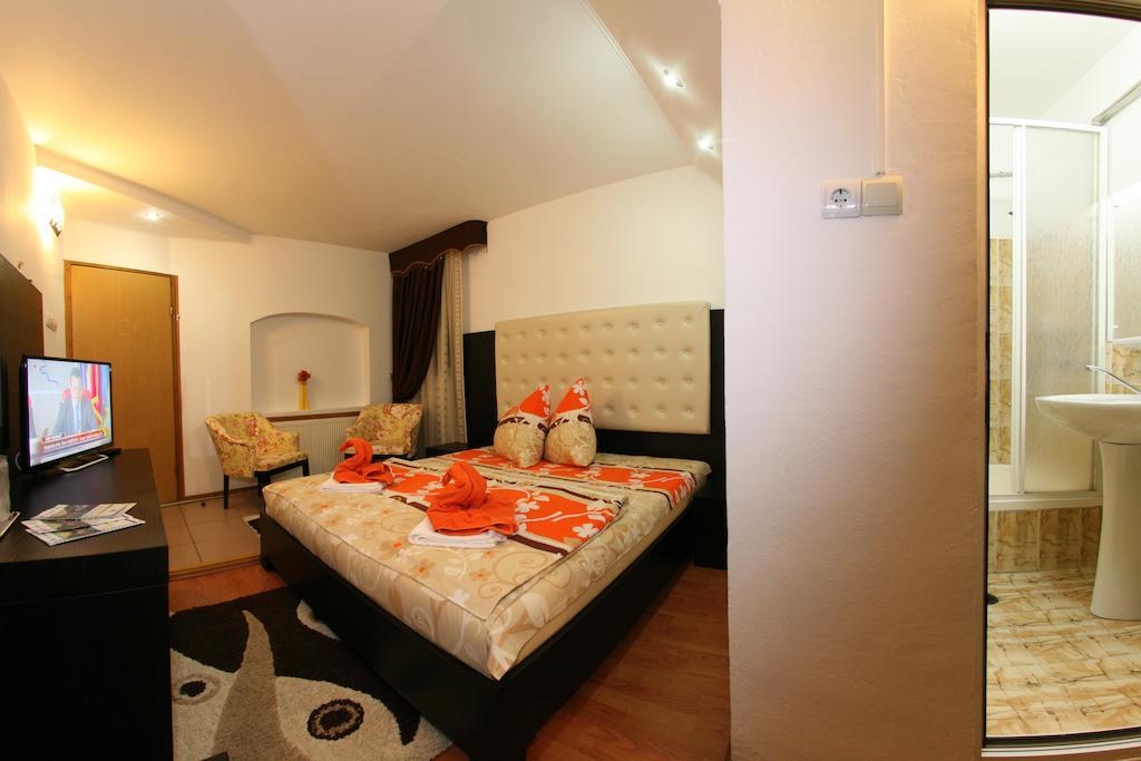 Pensiunea El Plazza เบยเล เฮร์คูลาเน ภายนอก รูปภาพ